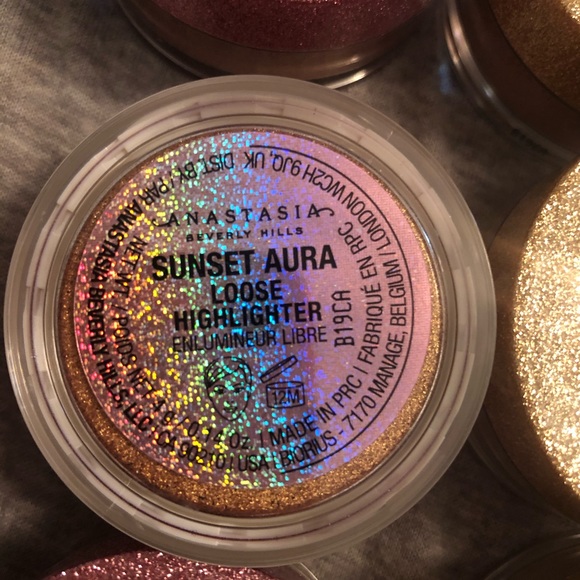6 Anastasia Beverly Hills Loose highlighters - Picture 4 of 7